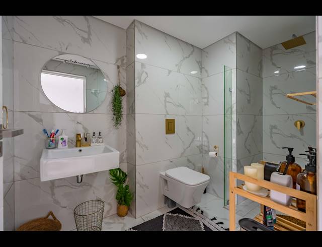 2 BEDROOM APARTMENT FOR SALE IN WINDERMERE
